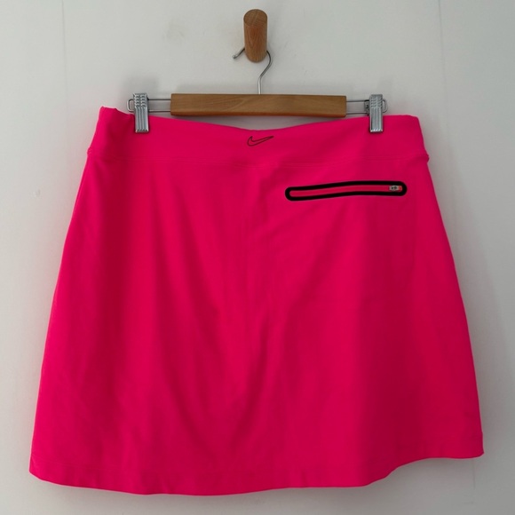 Nike Golf hot pink Tour Performance Dri-FIT skort - Large - Picture 4 of 7